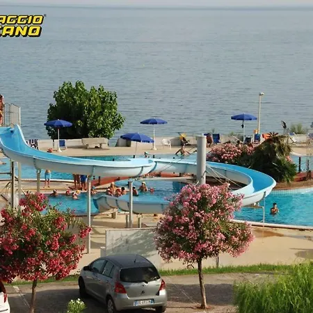 Villaggio Tucano C6