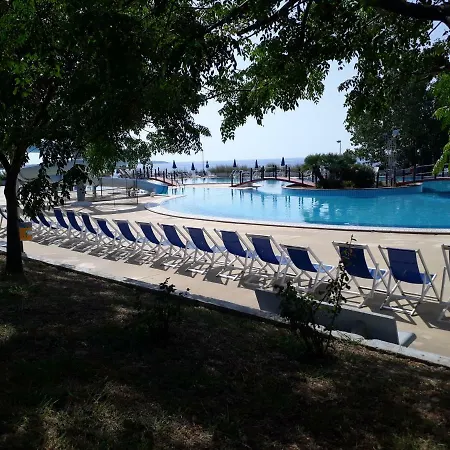 Villaggio Tucano C6 * Le Castella (Calabria)